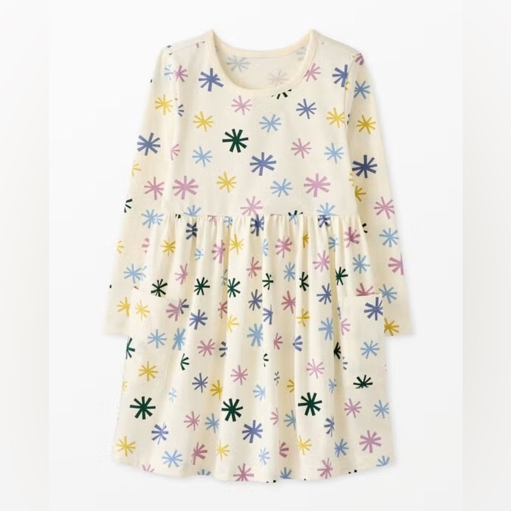 NWT Hanna Andersson Long Sleeve Pocket Dress Color Snowflakes,‎ Size 130 (US 8)